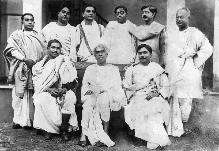 Group photograph of Indian scientists including Meghnad Saha, J. C. Bose, S. N. Bose and others, taken before 1937
